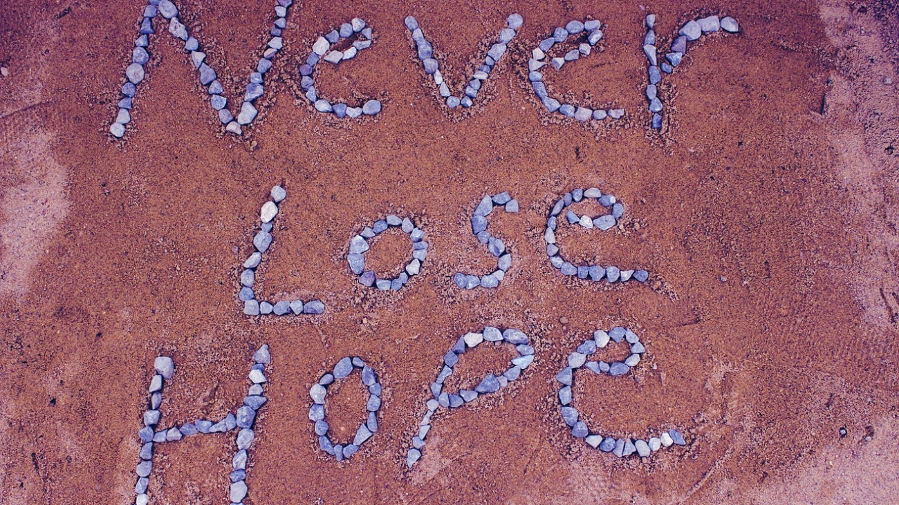 never lost hope, hope, sand-2636197.jpg